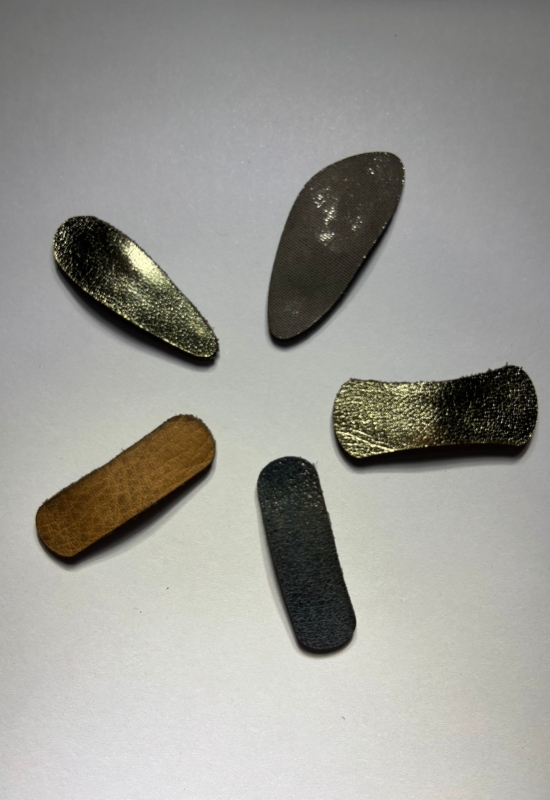 Lederen haarclips goud